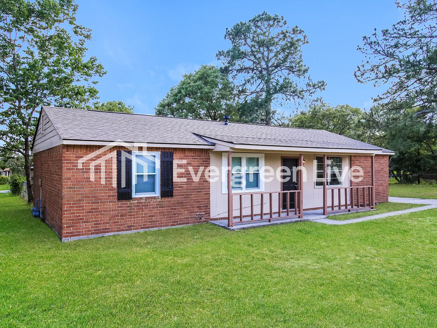 3 bed, 2.0 bath, 1377 sqft, $1,245 — Photo 1