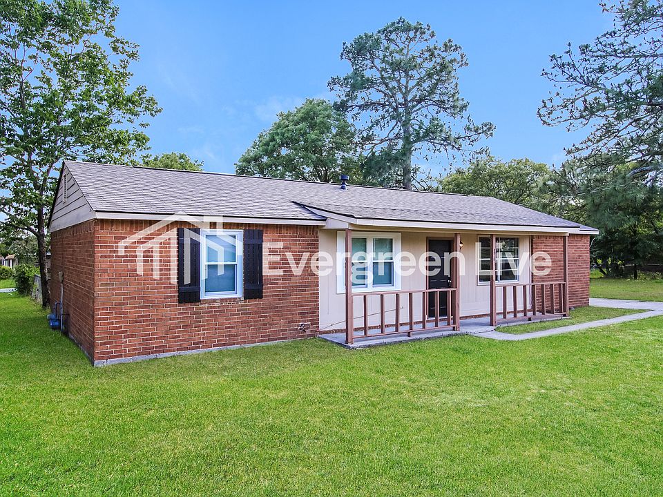 1st image of 3701 Hickory Cove Rd
