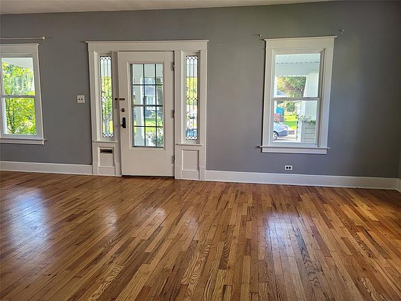 2nd image of 7 Esther Ave