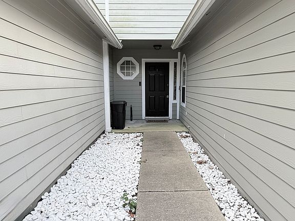 2nd image of 7634 Rain Forest Dr N
