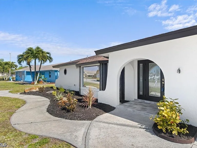 4135 Coronado Pkwy — Photo 2