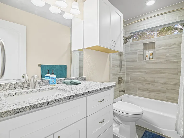 6 Pembroke Ct — Photo 16