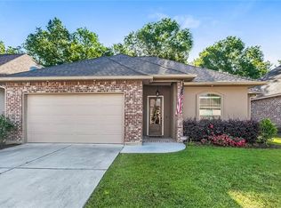 620 Autumn Gardens Dr, Madisonville, LA 70447