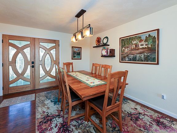 4th image of 1028 Redemption Ln
