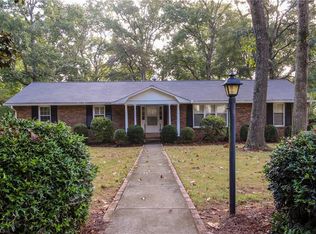 655 Quarterstaff Rd, Winston Salem, NC 27104