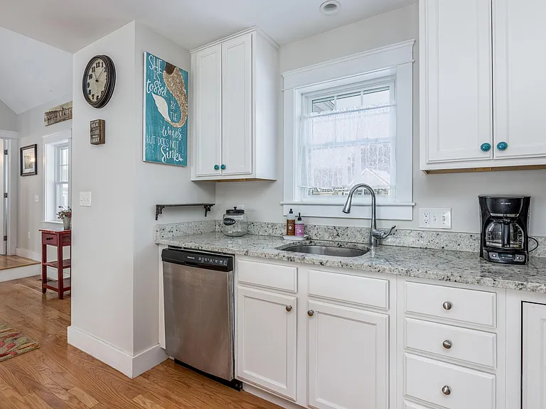 23 Lacosta Dr — Photo 8