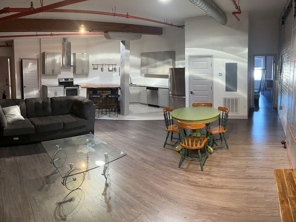 1st image of 2139 Central Pkwy #4