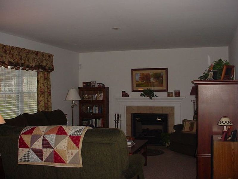 3rd image of 48 WALLFLOWER Drive