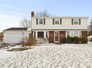 71 Maple Hill Farm Rd, Penfield, NY 14526