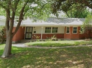 4008 Plantation Dr, Benbrook, TX 76116
