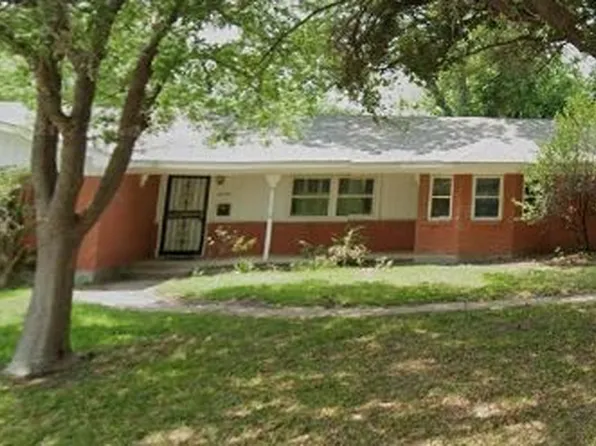 4008 Plantation Dr, Benbrook, TX 76116