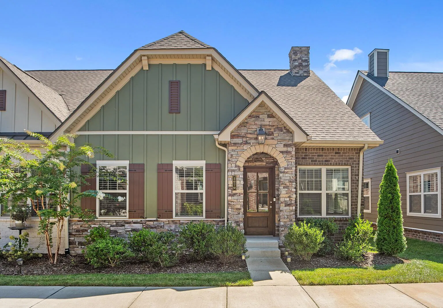2070 Moultrie Cir — Photo 1