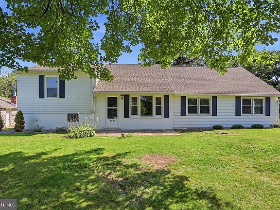 2nd image of 2913 Bull Rd