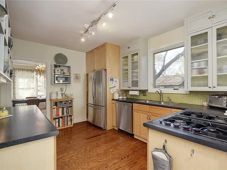 4412 Barrow Ave — Photo 4