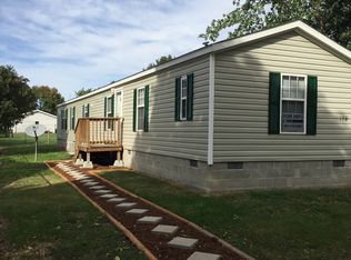 156 Maple St, Carrollton, IL 62016