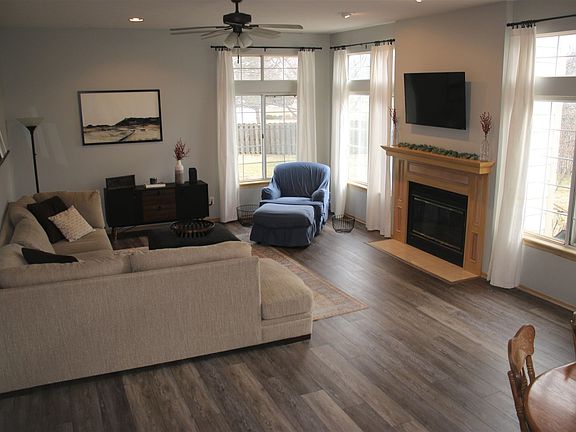 3rd image of 2511 N Rock Road Ct