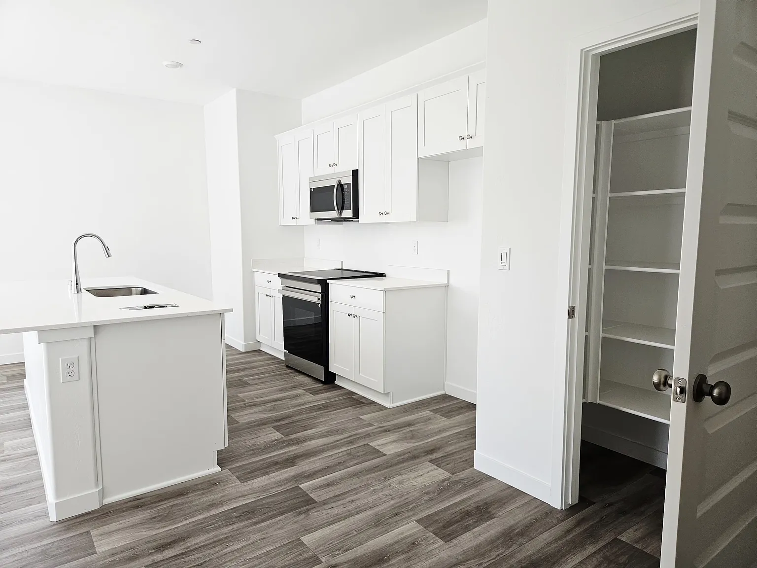 8105 Wandesford Dr - 1 — Photo 3