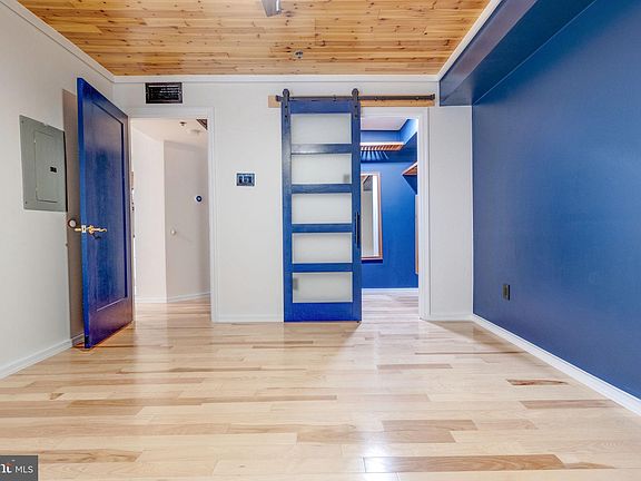 2nd image of 1504 Lincoln Way APT 120