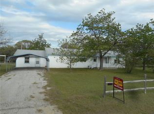 490 S Johnson Loop, Montague, TX 76251