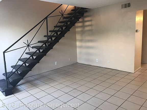 3rd image of 250 W Howard St #3