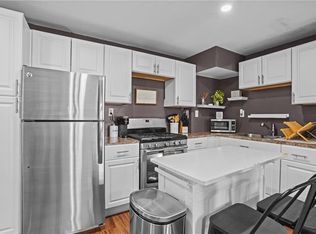 1305 Plainfield St, Johnston, RI 02919