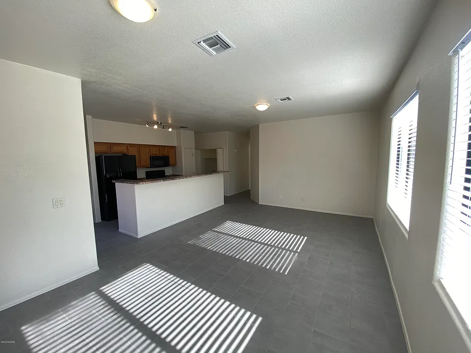 1262 E Weimer Cir #39
