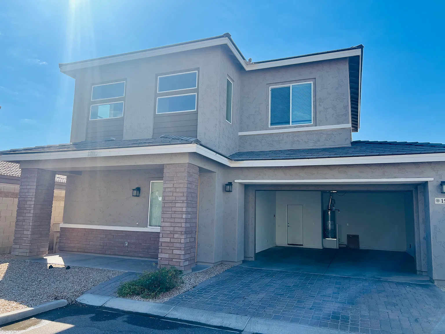 3 bed, 2.5 bath, 1986 sqft, $2,345 — Photo 3