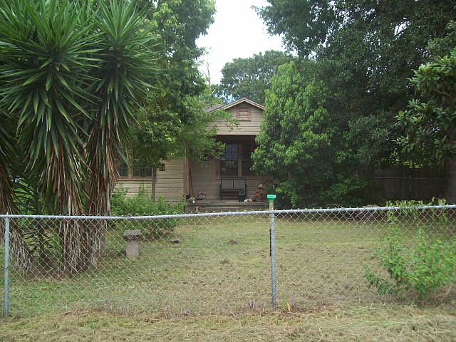 1st image of 406 E Tres Palacios Ave