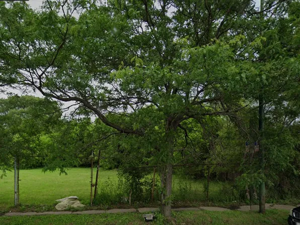 8533 S South Chicago Ave, Chicago, IL 60617