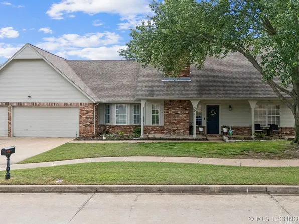 301 S 62nd St, Broken Arrow, OK 74014