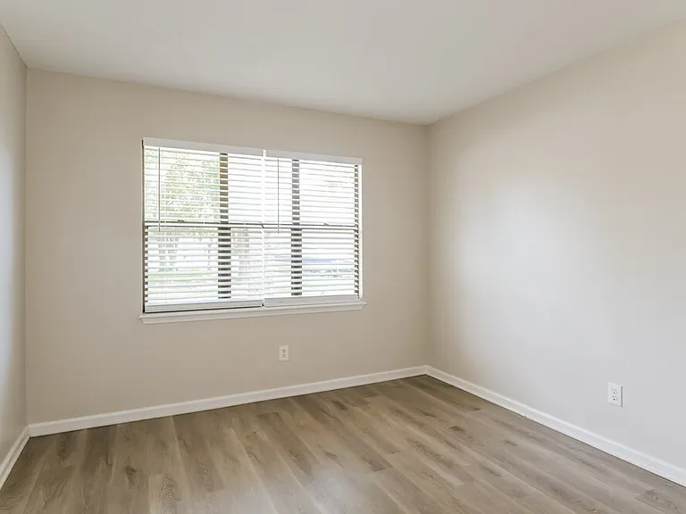 11846 Marabou Ct N — Photo 14