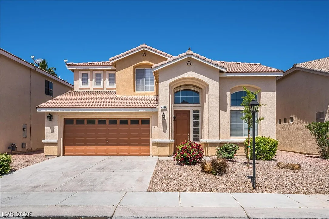 5 bed, 3.0 bath, 2592 sqft, $2,625 — Photo 1