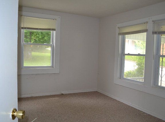 2nd image of 125 Lincoln St
