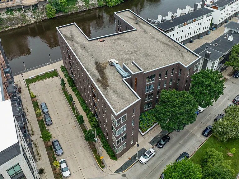 Fantastic East Side Location