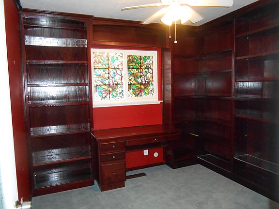 Library/yoga room for common use