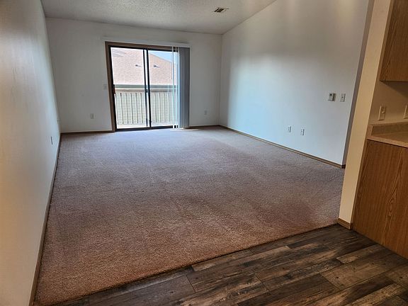 4th image of 3225 S Sycamore Ave #202