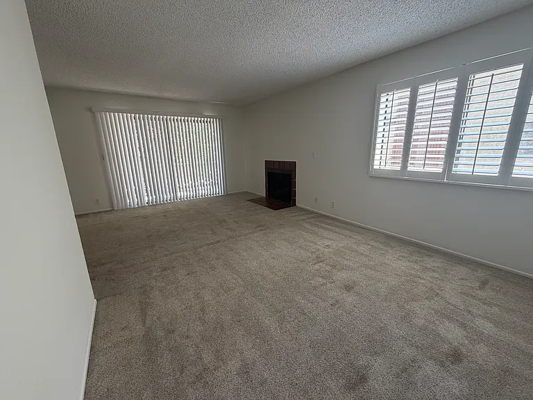 9131 Burnet Ave — Photo 17
