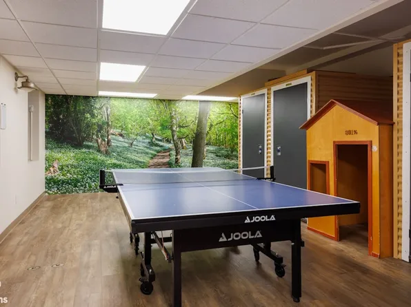 801 West End Avenue image 11 of 13