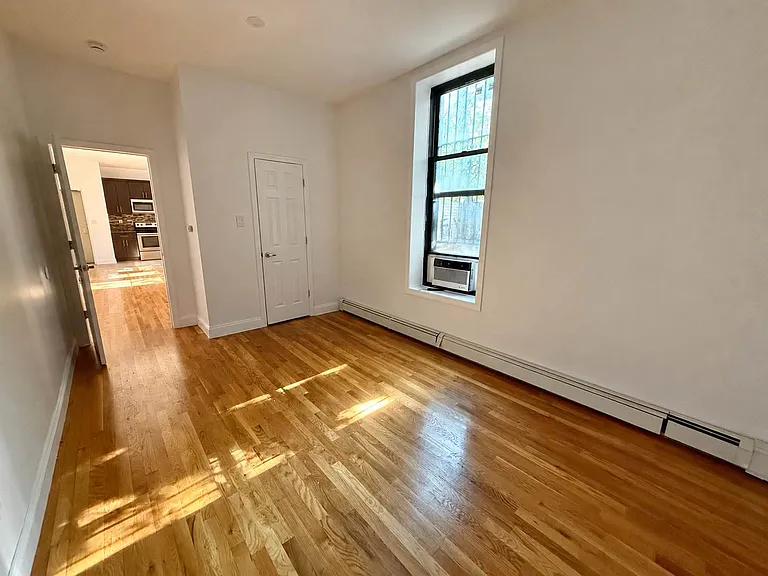 460 Throop Ave #5 — Photo 8