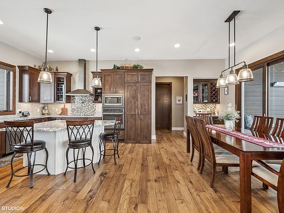 5th image of 93 Vista Cir