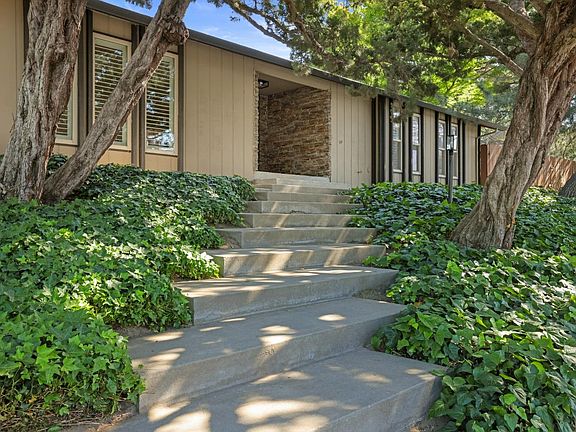 3rd image of 2301 Candlewood Pl