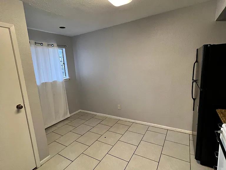 8918 Bissonnet St #307 — Photo 11