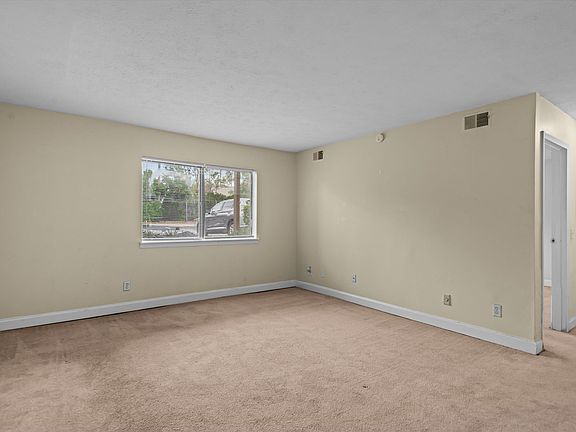 3rd image of 1313 Old Manor Rd