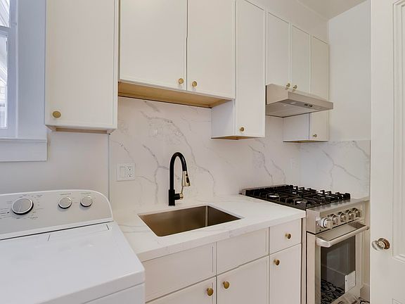 3rd image of 2160 Vallejo St APT 5