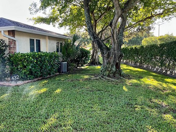 5th image of 432 SW Natura Avenue