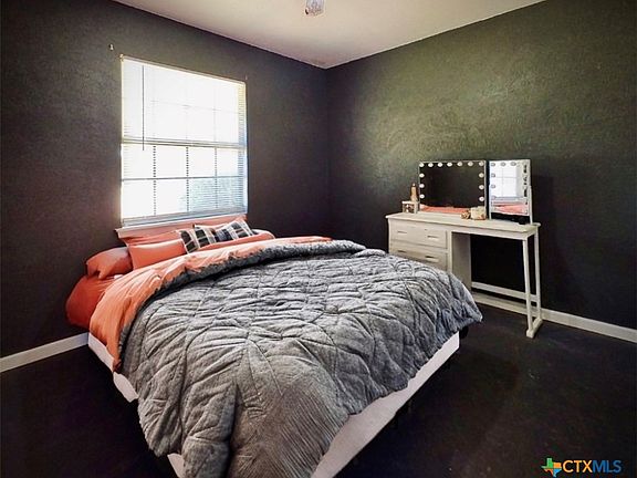 3rd image of 4409 Ponderosa Ln