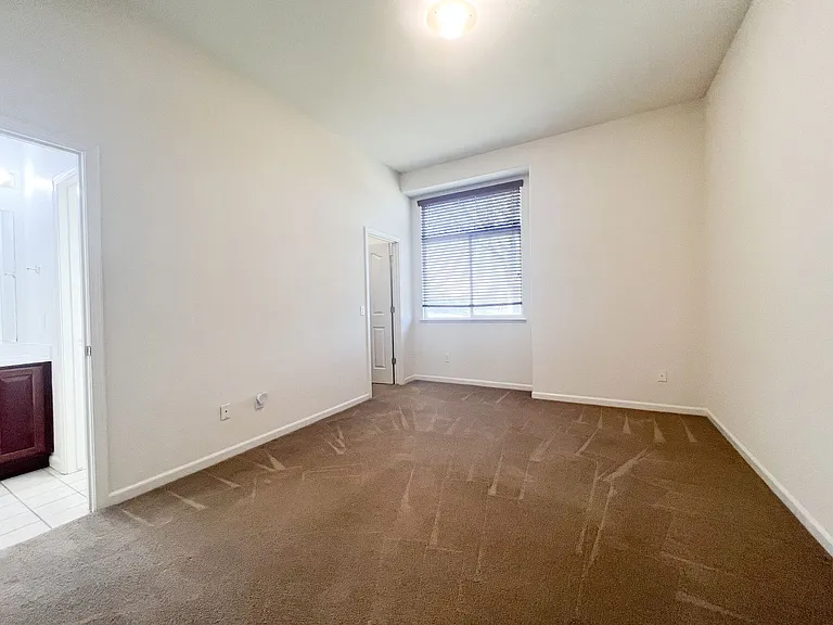 9721 Toscano Dr — Photo 28