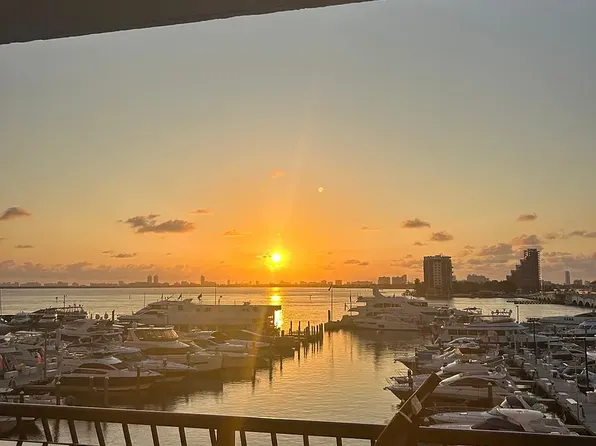 555 NE 15th St, Miami, FL