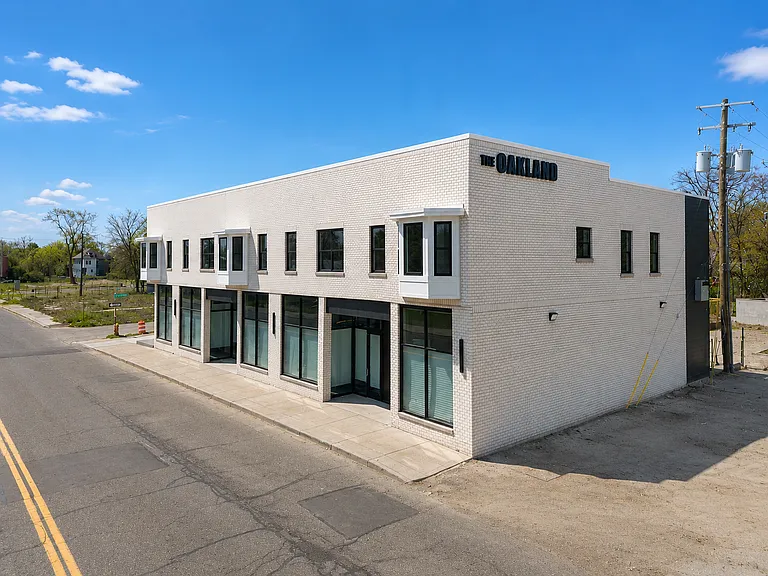 9301 Oakland Ave — Photo 2