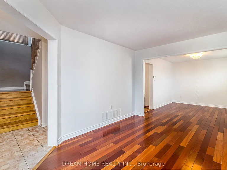 2832 Galleon Cres — Photo 4